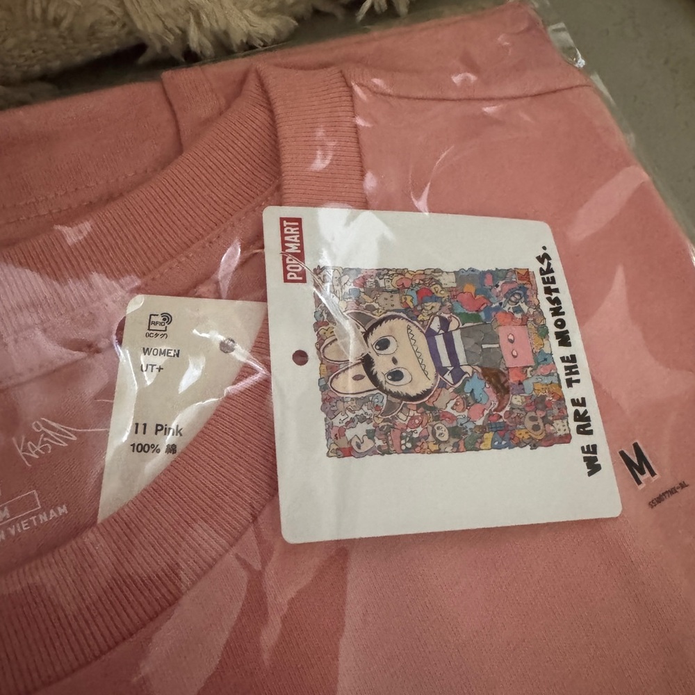 Uniqlo Labubu LIMITED Graphic Pink T-Shirt- not yet released here - Picture 3 of 3